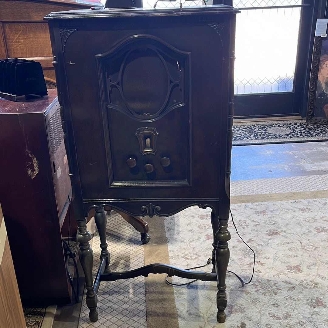 Bremer-Tully Floor Model 81 Radio