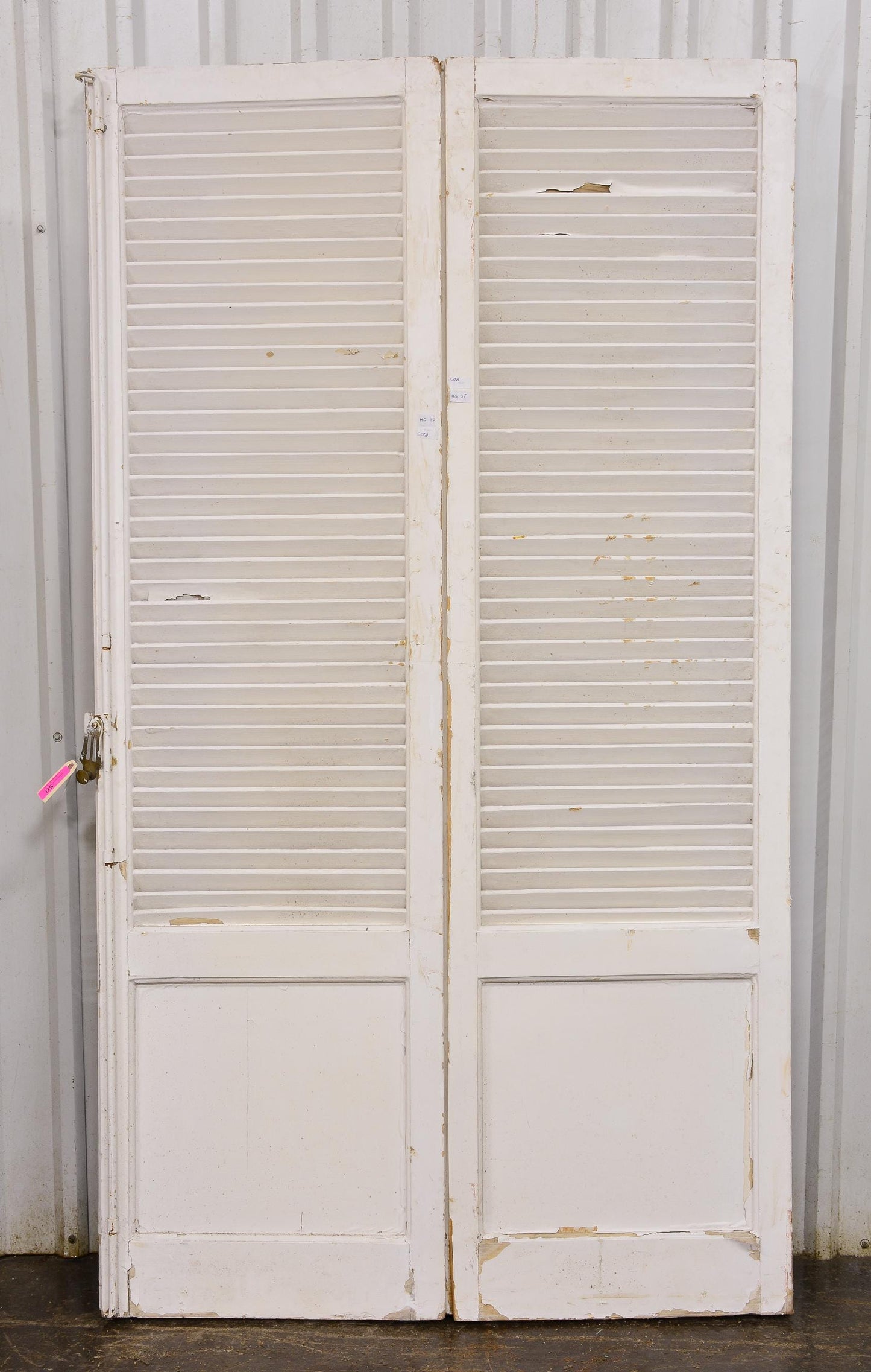 Painted Shutters White / brown