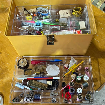 Vintage plastic sewing box incl Accessories