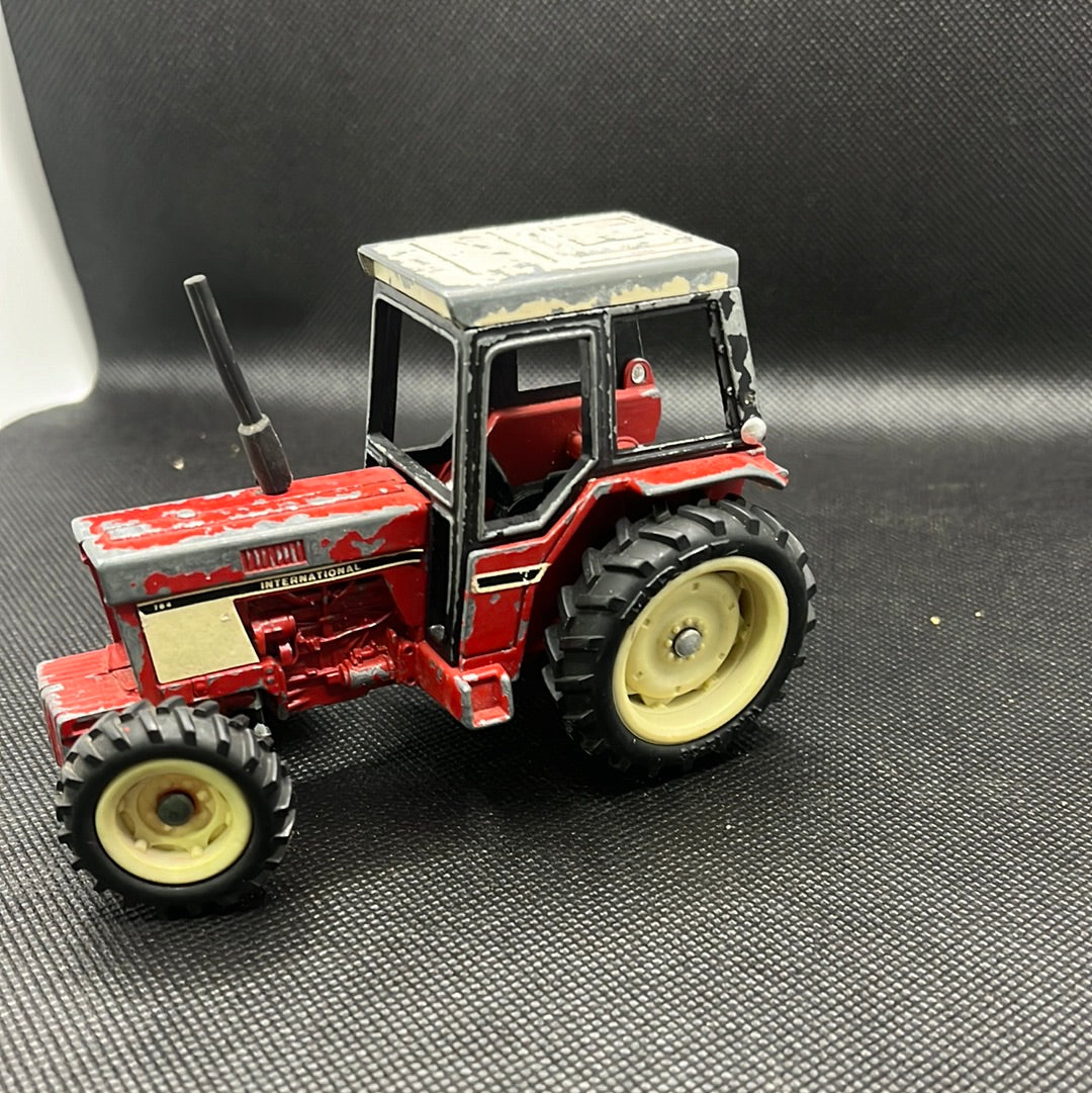 International Harvester 784 MFD Tractor, Cab, Singles, Front Weights, Die-Cast Metal Replica,