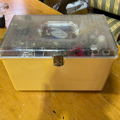 Vintage plastic sewing box incl Accessories