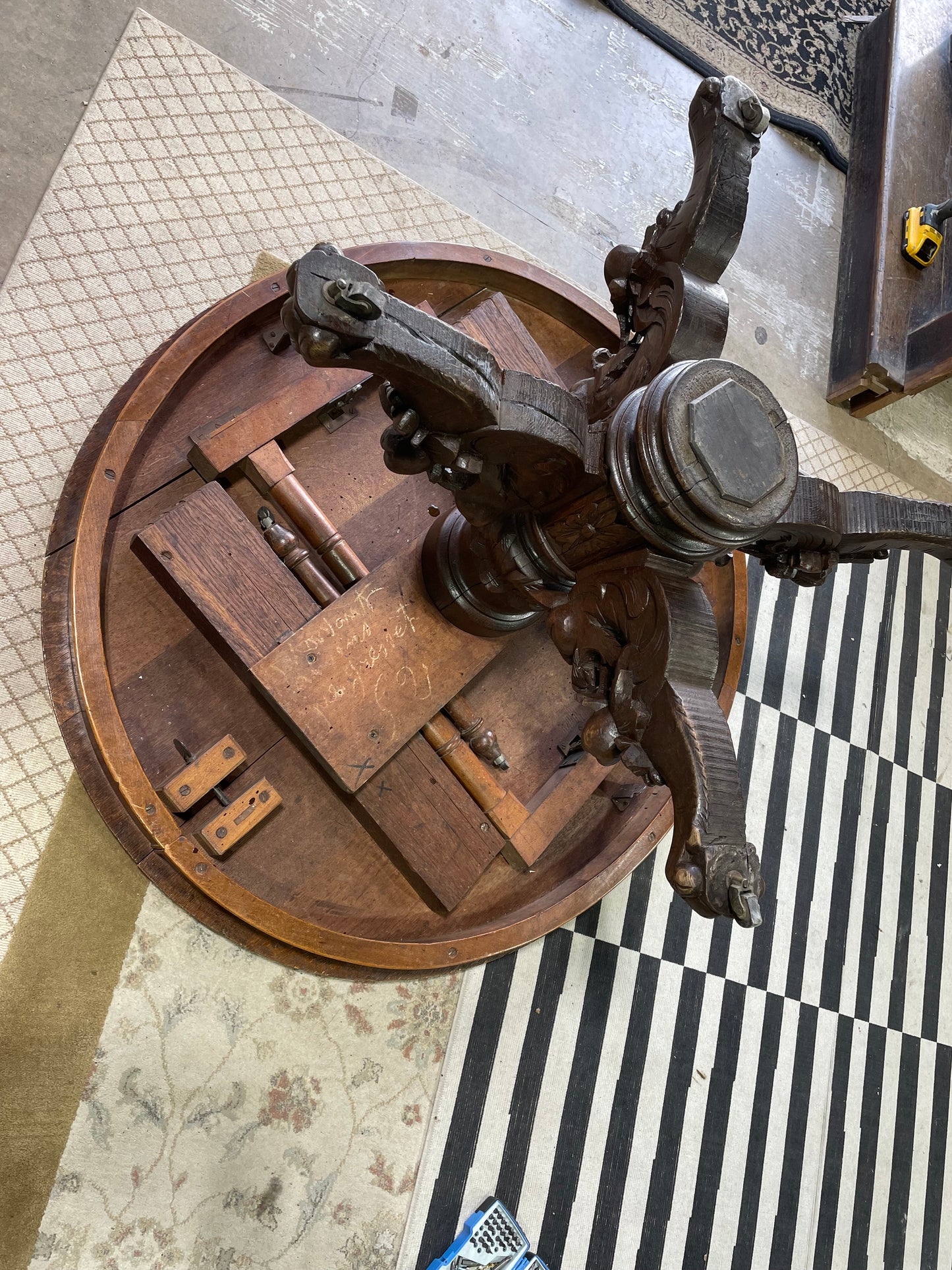 European Carved Oak Oval Hunt Table