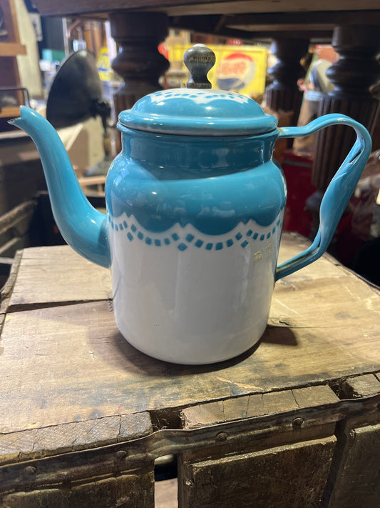 Bonny Blue tea kettle