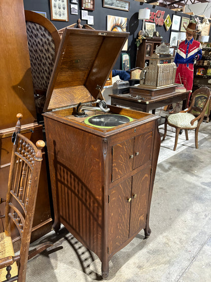 Antique Victor Phonograph