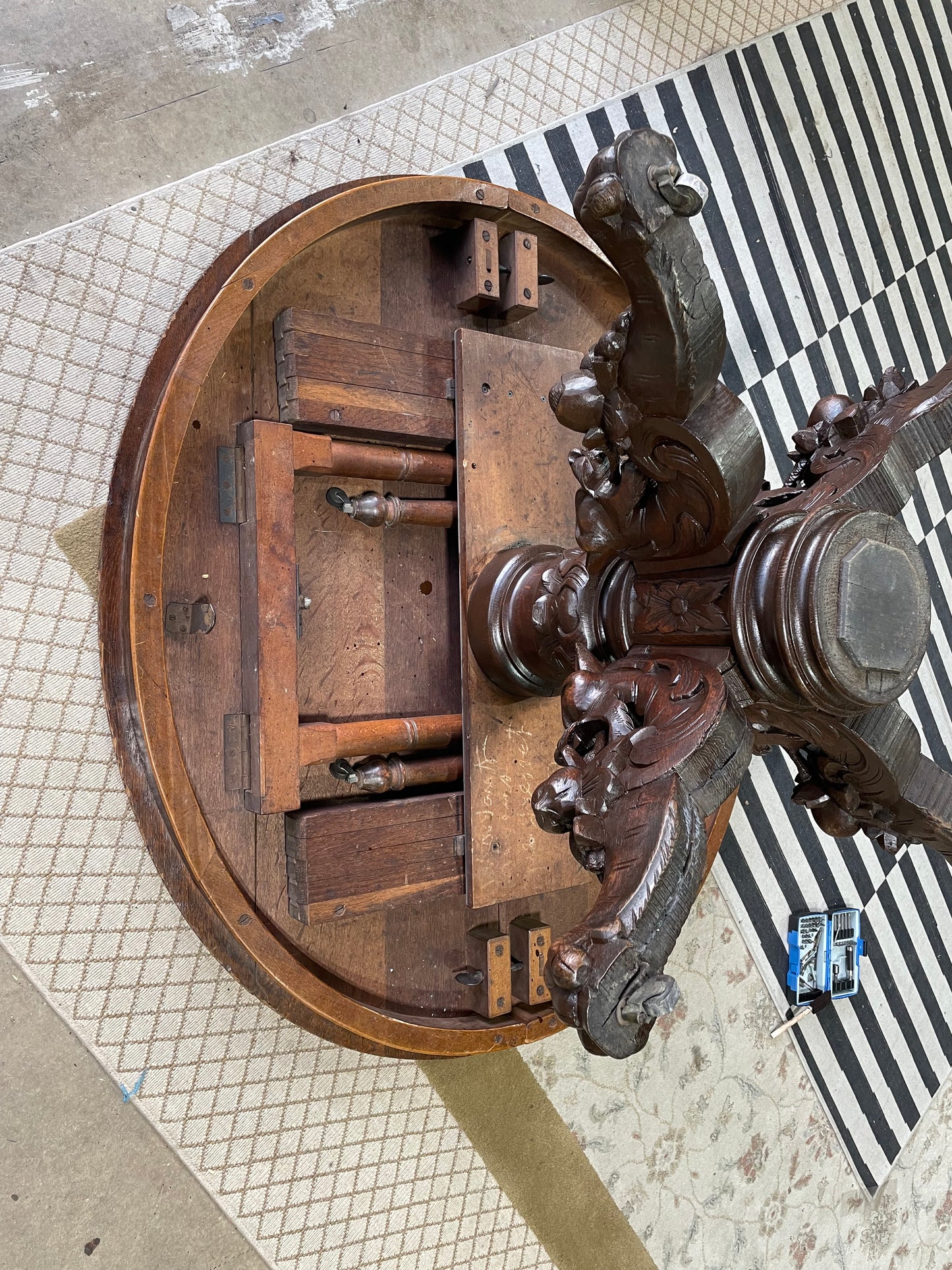 European Carved Oak Oval Hunt Table