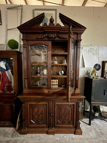 1890s Grand Hunt Cabinet