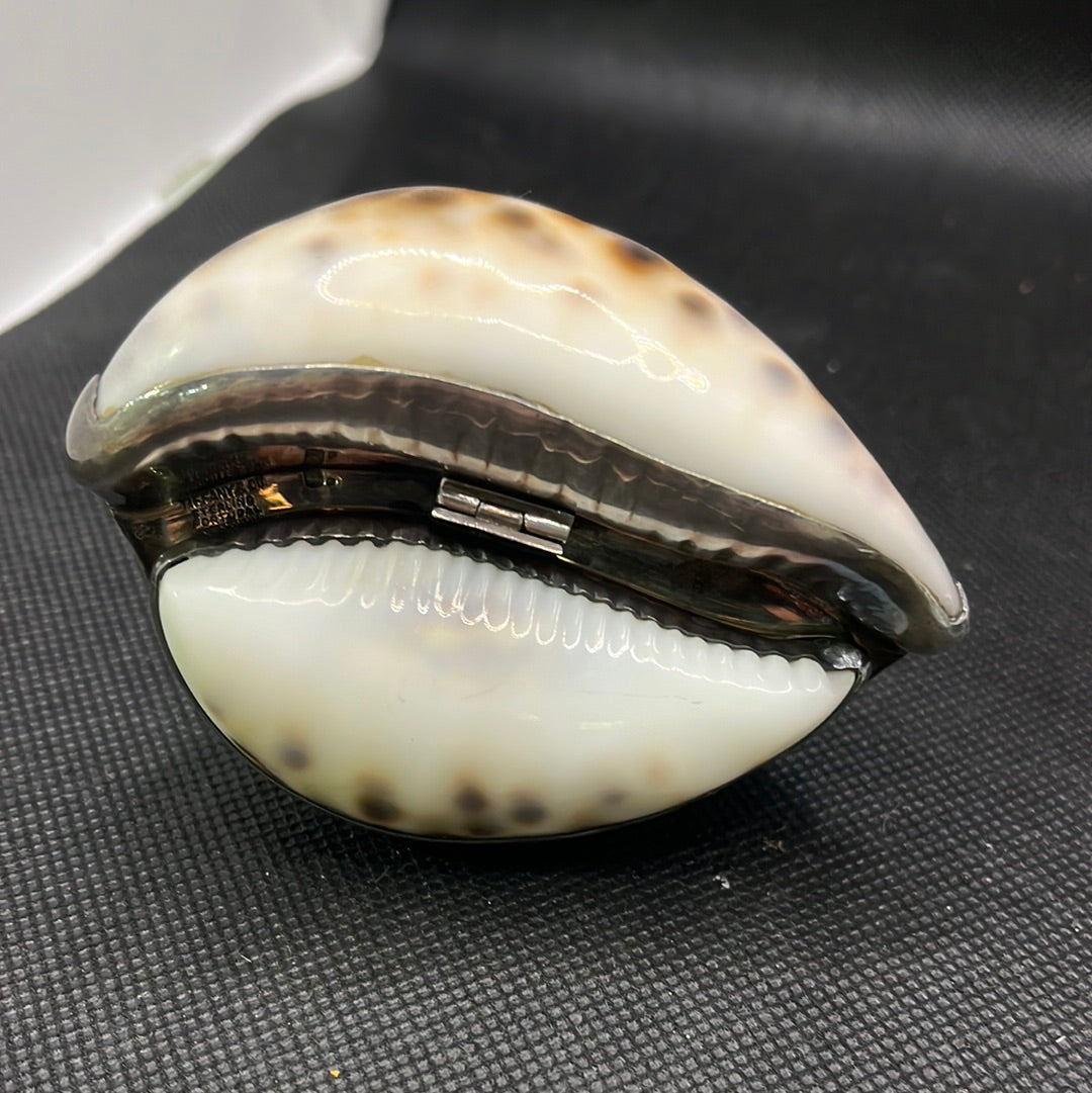 Vintage Tiffany & Co. Cowrie Shell snuff mull