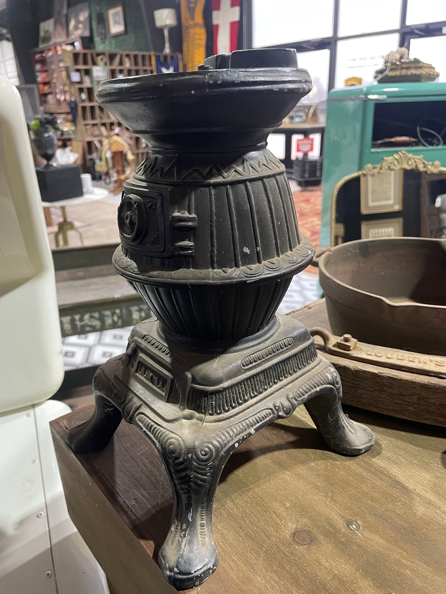 Pot Belly Stove Decor/Sample