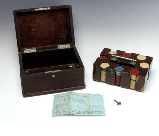 VINTAGE POKER CHIP SET IN WOODEN BOX