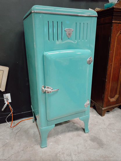 1930s Crosley Ice Box, works, new compressor